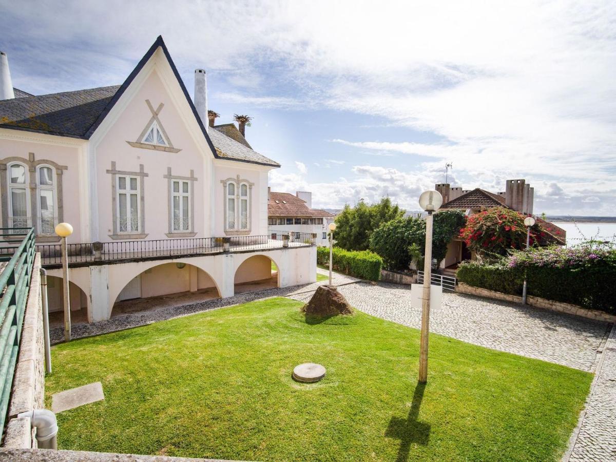 Apartment In A Luxurious Complex In The Center São Martinho do Porto Exteriér fotografie